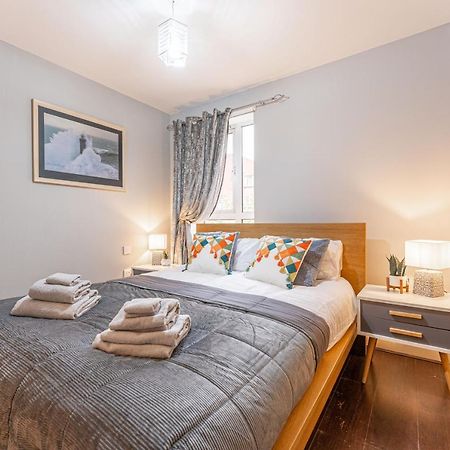 City Centre Flat Ideal For Contractors, Families & Relocators - Disable People Welcome - Free Parking, Fast Wifi, Smart Tv And 2 Bathrooms, 7Min Walk From Train Station! Coventry Extérieur photo