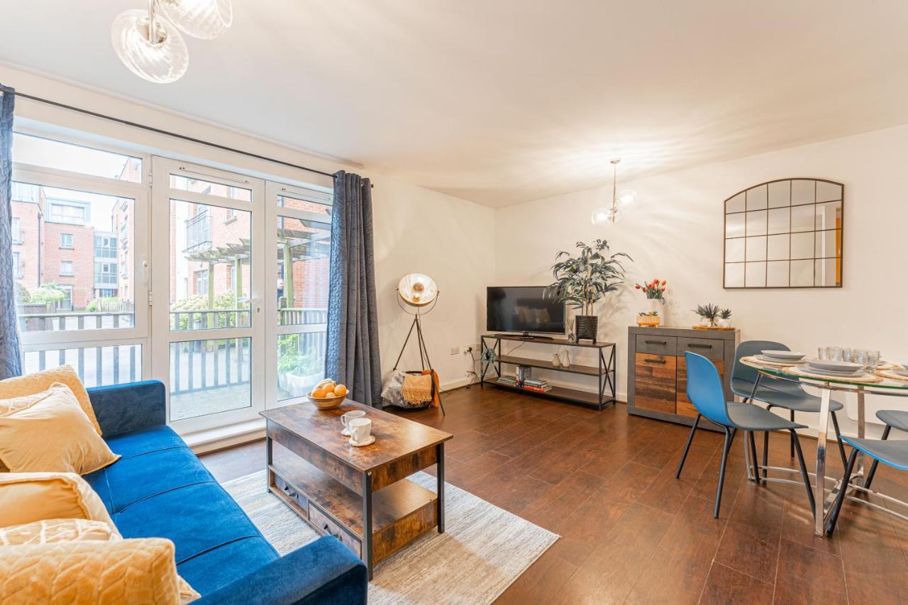 City Centre Flat Ideal For Contractors, Families & Relocators - Disable People Welcome - Free Parking, Fast Wifi, Smart Tv And 2 Bathrooms, 7Min Walk From Train Station! Coventry Extérieur photo