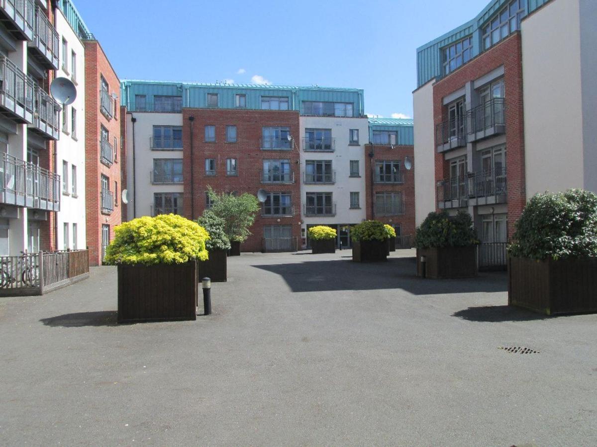City Centre Flat Ideal For Contractors, Families & Relocators - Disable People Welcome - Free Parking, Fast Wifi, Smart Tv And 2 Bathrooms, 7Min Walk From Train Station! Coventry Extérieur photo